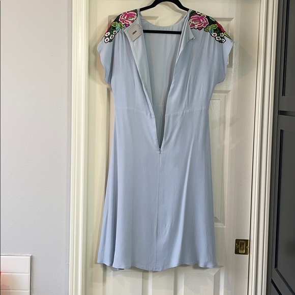 Light blue with flower details - size 10 - Picture 3 of 5